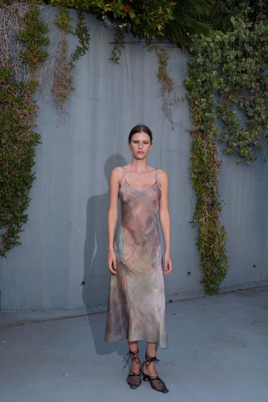  Untitled in Motion 롱 원피스 무제 인 모션 느와르 슬립 드레스 나이아드 - UNTITLED IN MOTION