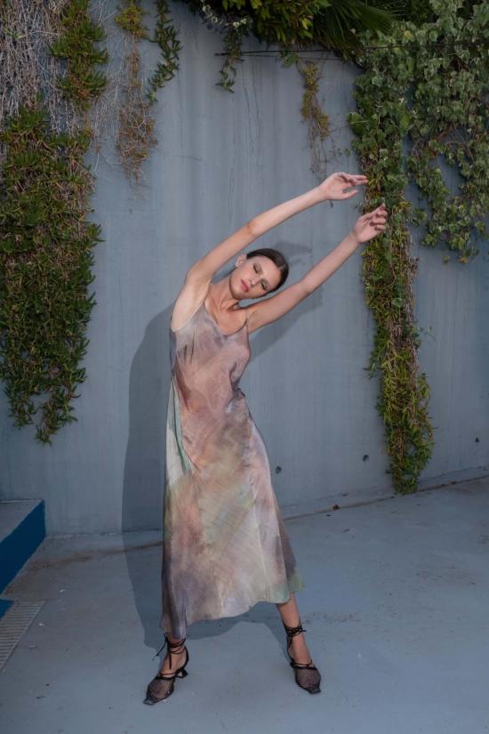  Untitled in Motion 롱 원피스 무제 인 모션 느와르 슬립 드레스 나이아드 - UNTITLED IN MOTION