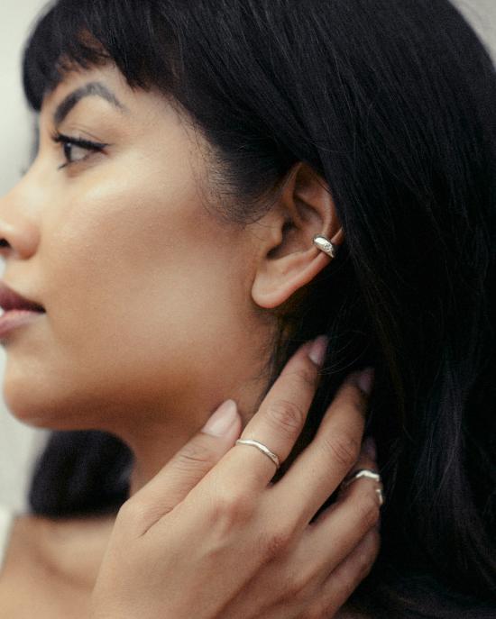  럭스 줄라이 이어링 운다 사파이어 커프 - LUX JULY