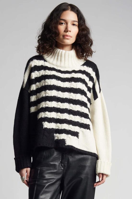  ELEVEN SIX 터틀넥 일레븐 식스 메이브 스웨터