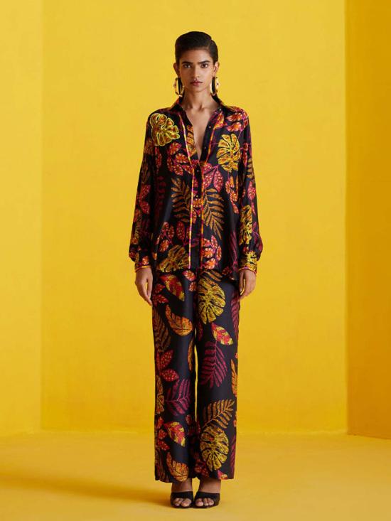  IKKIVI 스트레이트 팬츠 이키비 레인포레스트 셔츠 & 팬츠 세트 블랙 - OTHER BRANDS