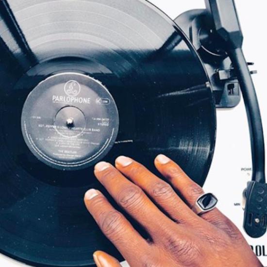  타린 토마스 반지 아치 링 오닉스 - TARIN THOMAS