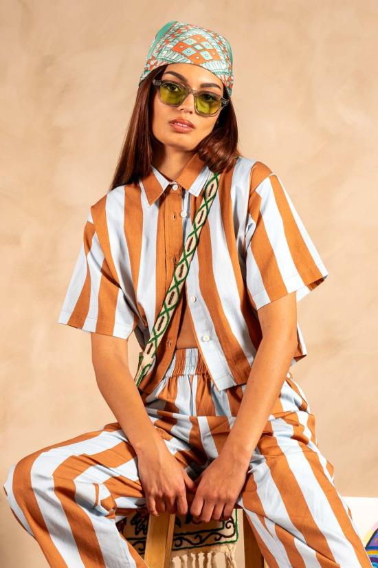  DUSHYANT. 셔츠 두샨트. 핸드 프린팅 캐미 크롭 셔츠 블루/브라운 스트라이프 - DUSHYANT