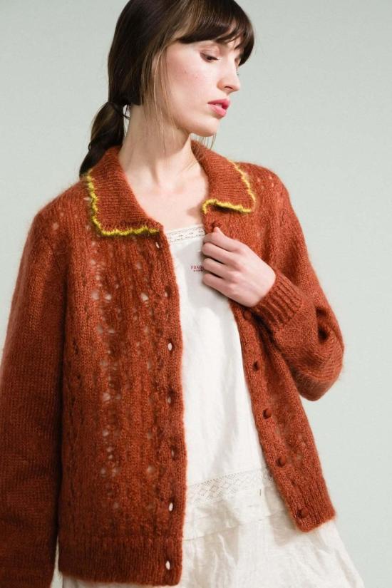  한셀 프롬 바젤 가디건 바젤 출신의 한셀 아미 카디건