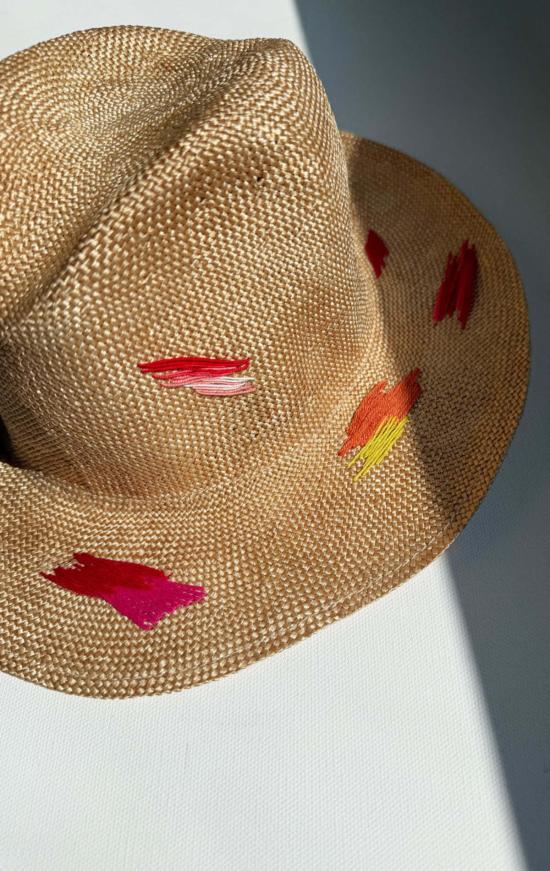  익스퀴짓 제이 모자 정교한 J 핸드 스티치 - EXQUISITE J