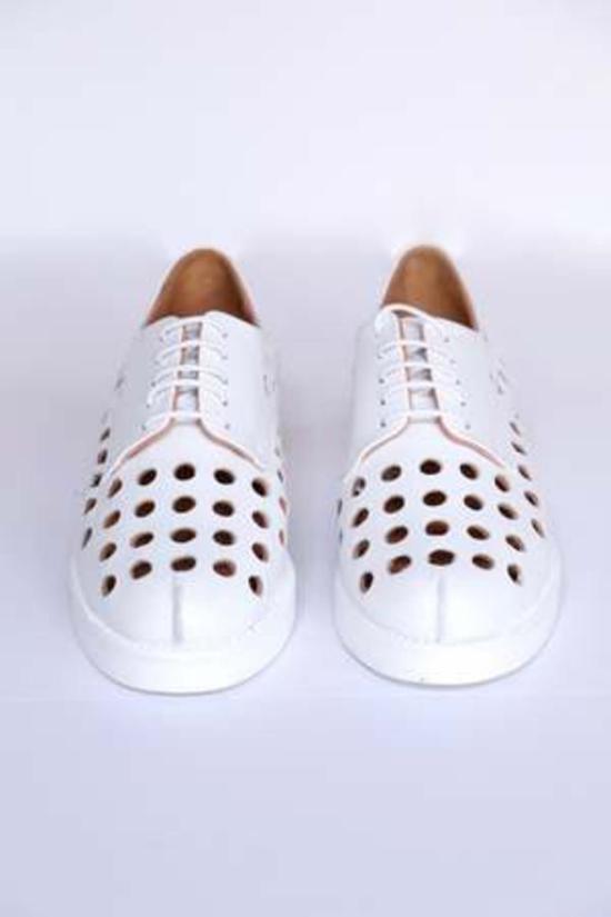  레이첼 코미 로퍼 에이본 펀치 플랫 화이트 - RACHEL COMEY