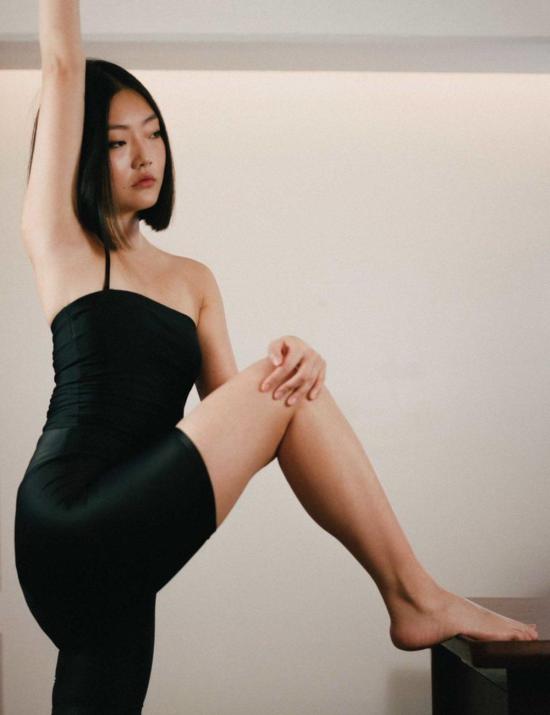  hauslabel 민소매 티셔츠 하우스라벨 튜브탑 느와르 - HAUSLABEL