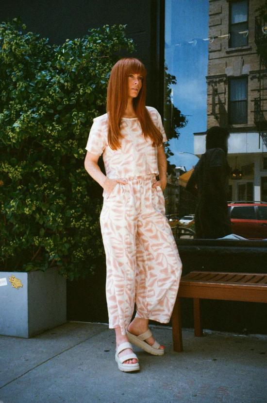  포엠 민소매 티셔츠 식물 블록 프린트 크롭탑 - PO EM