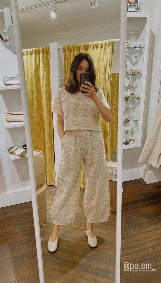  포엠 민소매 티셔츠 식물 블록 프린트 크롭탑 - PO EM