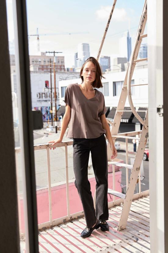  It Is Well L.A. 반팔 티셔츠 잇이즈웰 L.A. 오가닉 코튼 브이넥 박시 티셔츠 - OTHER BRANDS