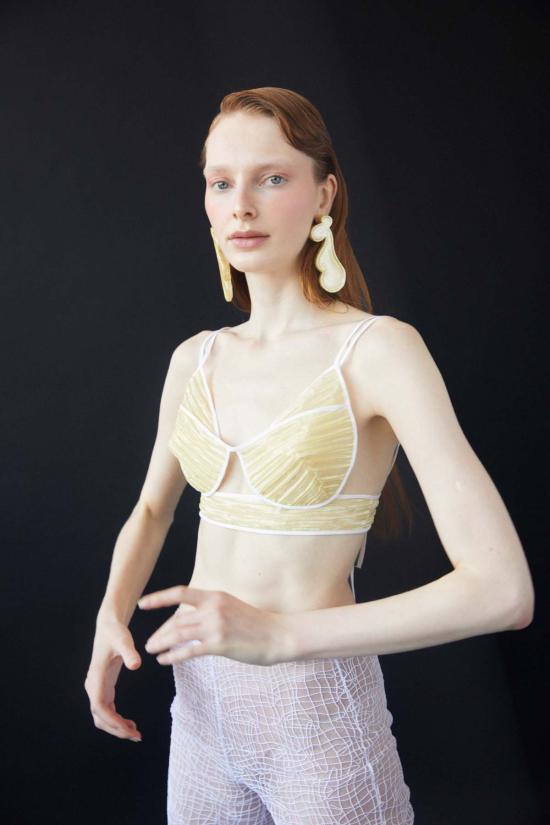  루이자 에 라 루나 민소매 티셔츠 루이사 에 라 루나 델핀 플리츠 탑 카나리 - LUISA ET LA LUNA