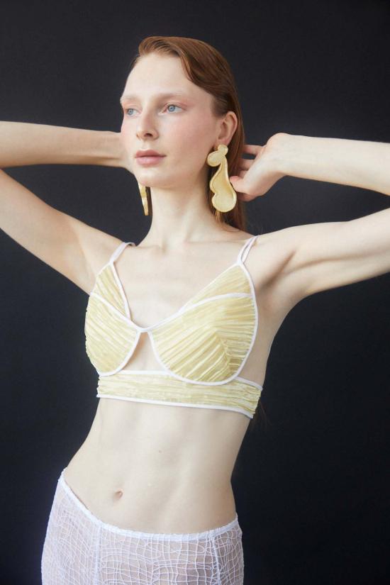  루이자 에 라 루나 민소매 티셔츠 루이사 에 라 루나 델핀 플리츠 탑 카나리 - LUISA ET LA LUNA