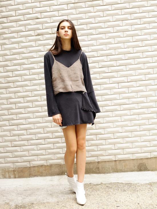  OUOR 민소매 티셔츠 우오르 바그다드 린넨 탑 브라운 - OTHER BRANDS