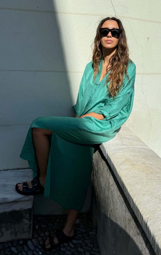  투 롱 원피스 실크 메탈릭 핀스트라이프 롱 카프탄 그린 - TWO