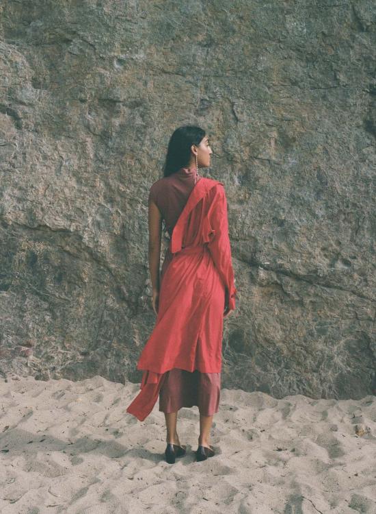  파리 데사이 트렌치 코트 비비안 파라슈트  트루 레드 - PARI DESAI