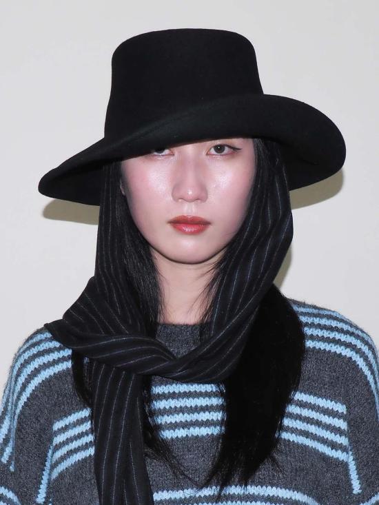  클라이드 모자 갬블러 와 스카프