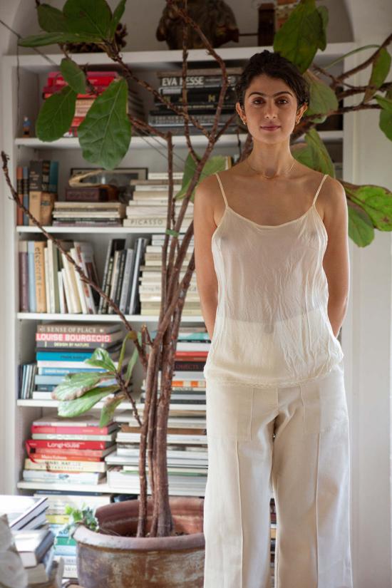  에리카 타노브 민소매 티셔츠 에리카 타노프 시몬 실크 캐미솔 아이보리 - ERICA TANOV