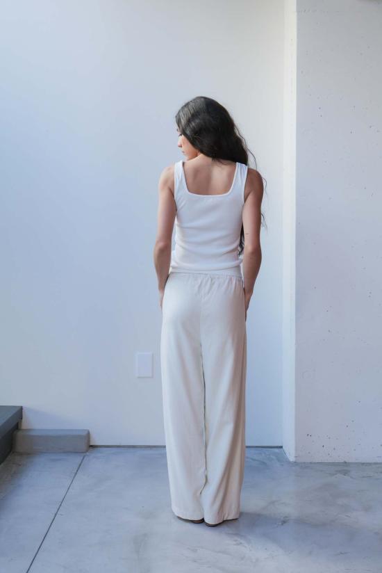  앳 던 민소매 티셔츠 새벽에. 면 골지 스퀘어넥 탱크탑 - AT DAWN.