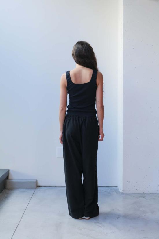  앳 던 민소매 티셔츠 새벽에. 면 골지 스퀘어넥 탱크탑 - AT DAWN.