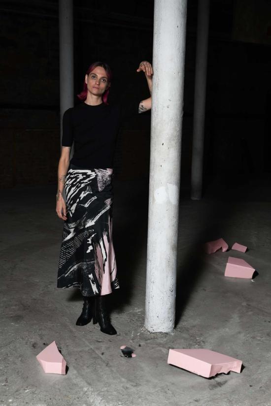  언타이틀드 인 모션 롱 스커트 제목 없음 움직임 렐라키 스커트 안드로메다 - UNTITLED IN MOTION