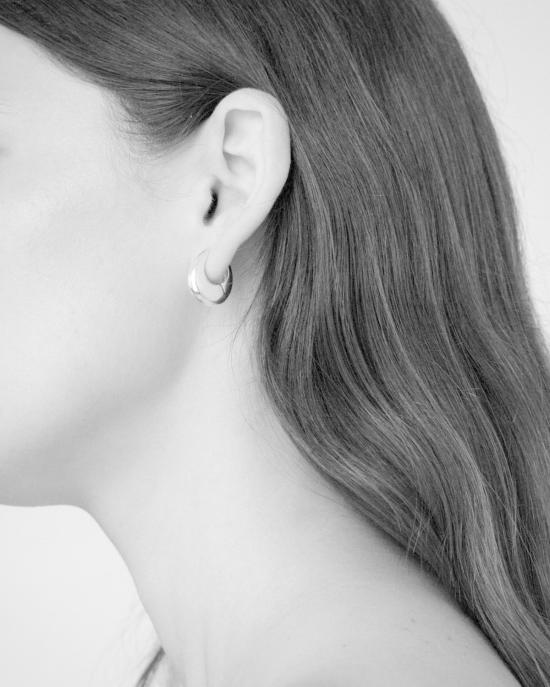  아니카 이네즈 이어링 슬로핑 힌지 후프 실버/골드 - ANNIKA INEZ