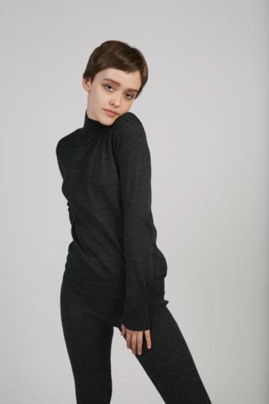  울 하이드 터틀넥 레이어링 립 알파카 모크넥 스웨터 차콜 - WOL HIDE