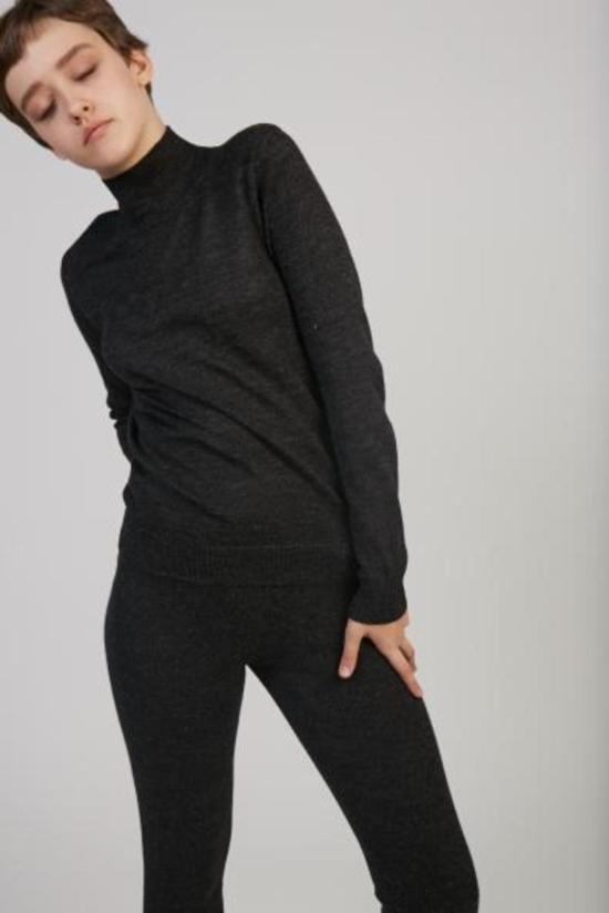  울 하이드 터틀넥 레이어링 립 알파카 모크넥 스웨터 차콜 - WOL HIDE