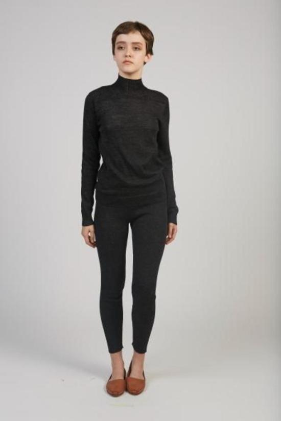  울 하이드 터틀넥 레이어링 립 알파카 모크넥 스웨터 차콜 - WOL HIDE