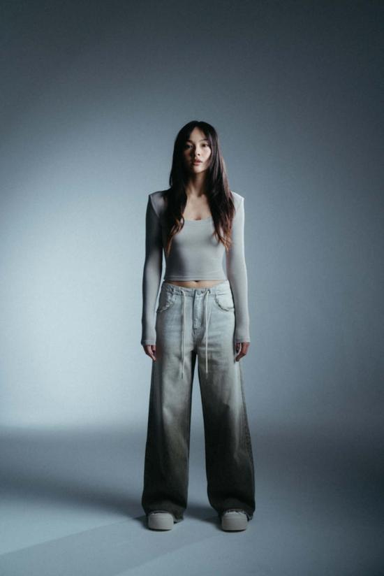  메리 로 긴팔 티셔츠 문플라워 탑 - MARY LO
