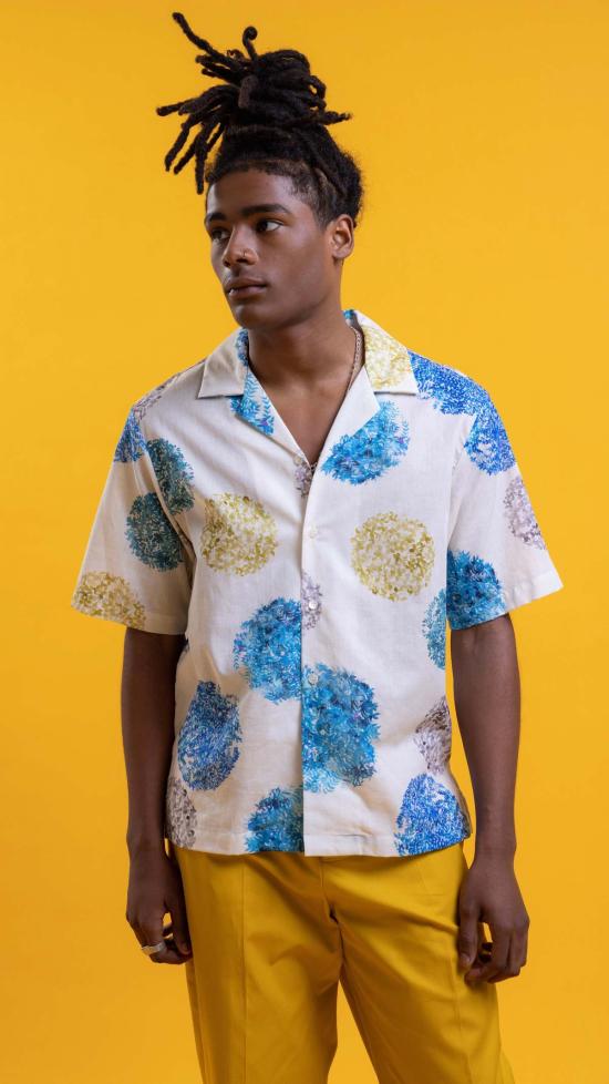  Graphia New York 반팔 셔츠 그라피아 뉴욕 아르나즈 리조트  블루/골드 수채화 나뭇잎 프린트 - OTHER BRANDS