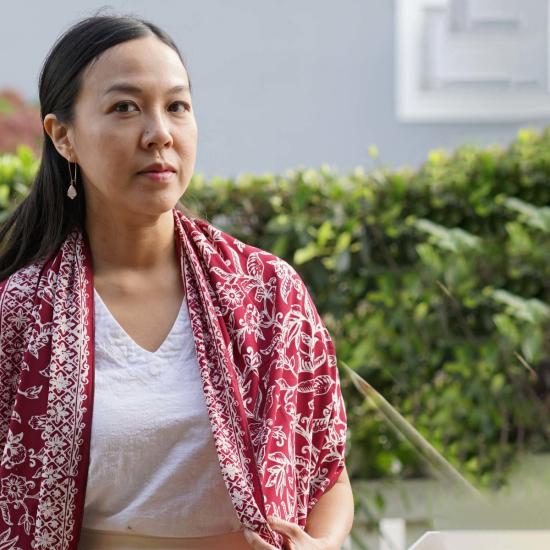  카시 코옵 머플러/스카프 Kasih Coop 핸드메이드 바틱 스카프 레드 화이트/버건디 - KASIH COOP