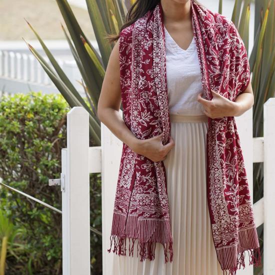  Kasih Coop 머플러/스카프 핸드메이드 바틱 스카프 레드 화이트/버건디 - OTHER BRANDS