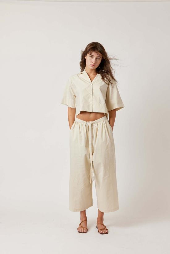  amente 셔츠 아멘테 반팔 크롭 버튼다운 셔츠 베이지