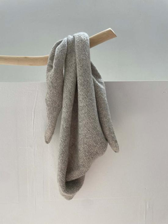  해피 프렌치 갱 머플러/스카프 핸드룸 무염색 알파카 로레트 숄 실버 - HAPPY FRENCH GANG