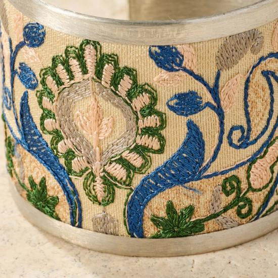  Ten Thousand Villages 팔찌 만 개의 마을 자바르다스타 실크 자수 커프스 - Ten Thousand Villages