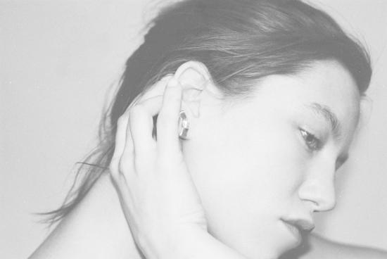  아니카 이네즈 이어링 Annika Inez 몸집이 작은 넥타이 스터드 - ANNIKA INEZ