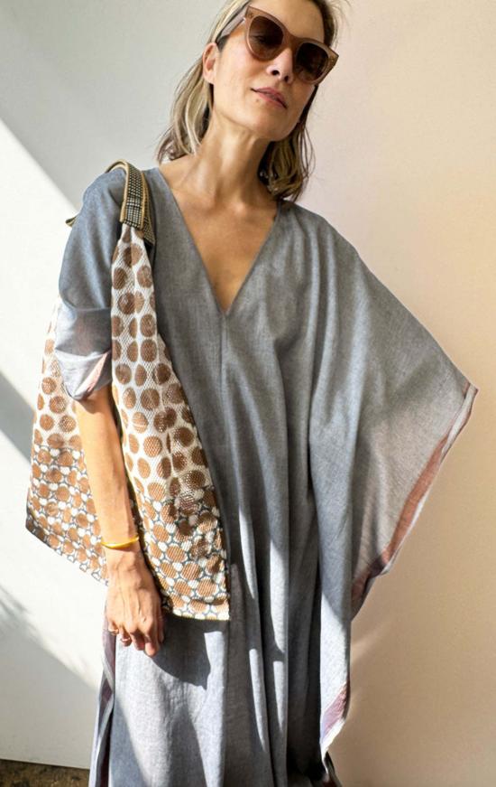  투 롱 원피스 V넥 카프탄 (회색/청동색) - TWO