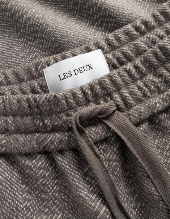  레듀 스트레이트 팬츠 Les Deux Houston 헤링본 팬츠 - LES DEUX