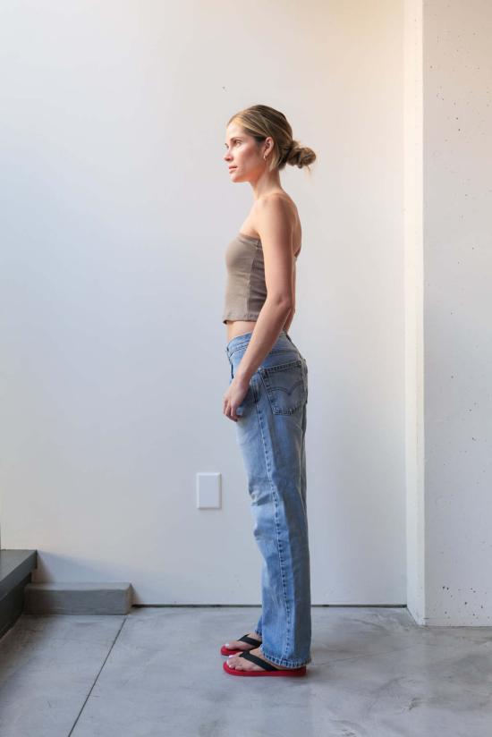  앳 던 민소매 티셔츠 새벽에. 주름진 튜브형 버섯 - AT DAWN.