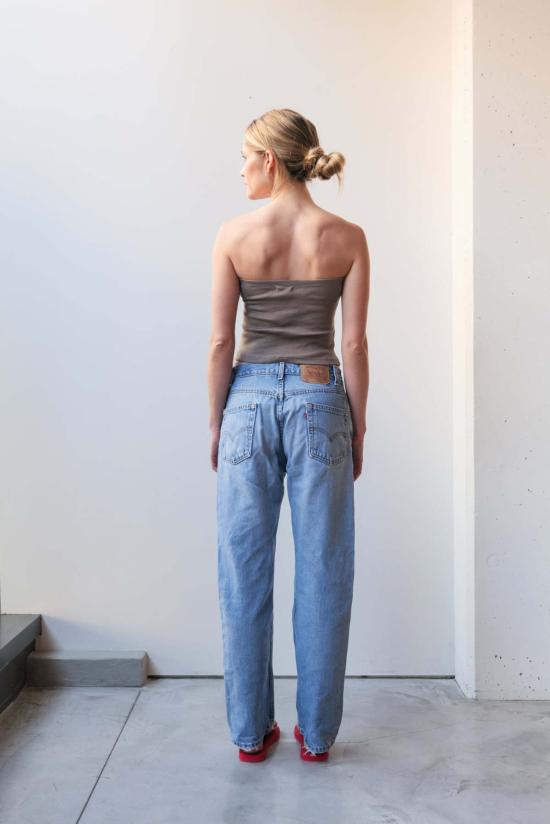  앳 던 민소매 티셔츠 새벽에. 주름진 튜브형 버섯 - AT DAWN.