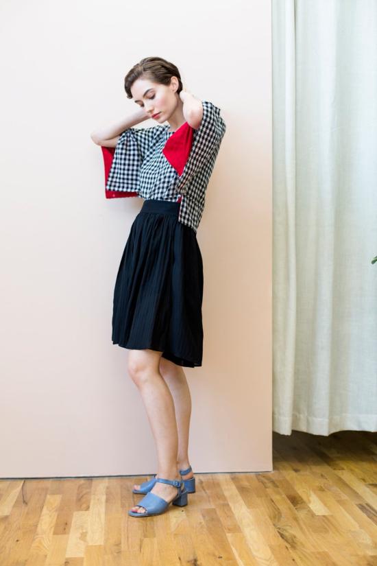  RUJUTA SHETH 반팔 티셔츠 루주타 셰스 미라 탑 블랙 & 화이트 체스 - OTHER BRANDS