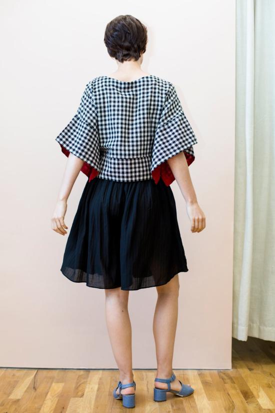  RUJUTA SHETH 반팔 티셔츠 루주타 셰스 미라 탑 블랙 & 화이트 체스 - OTHER BRANDS