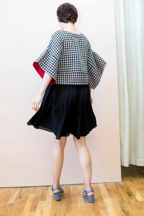  RUJUTA SHETH 반팔 티셔츠 루주타 셰스 미라 탑 블랙 & 화이트 체스 - OTHER BRANDS