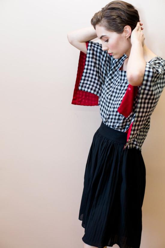  RUJUTA SHETH 반팔 티셔츠 루주타 셰스 미라 탑 블랙 & 화이트 체스 - OTHER BRANDS