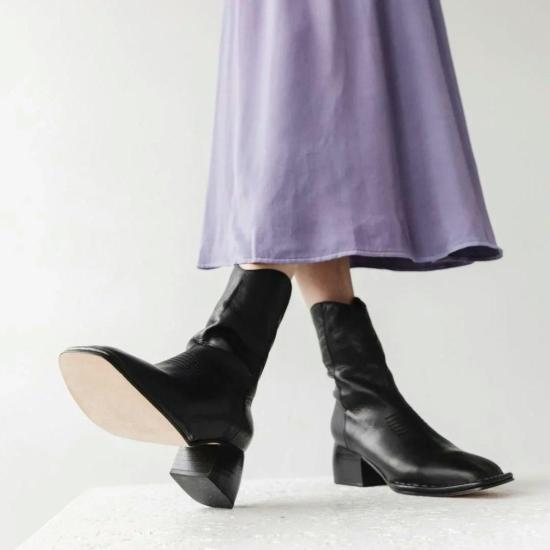  BOOTS 부츠 또는 웨스트