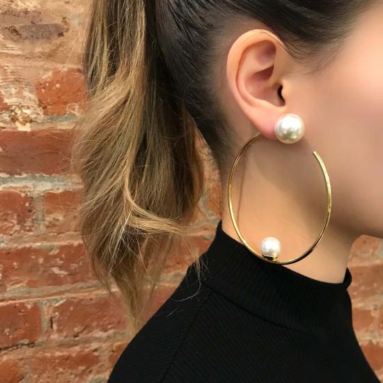  주미 림 이어링 라지 후프  (진주 장식 및 진주 뒷면) 골드/화이트 - JOOMI LIM