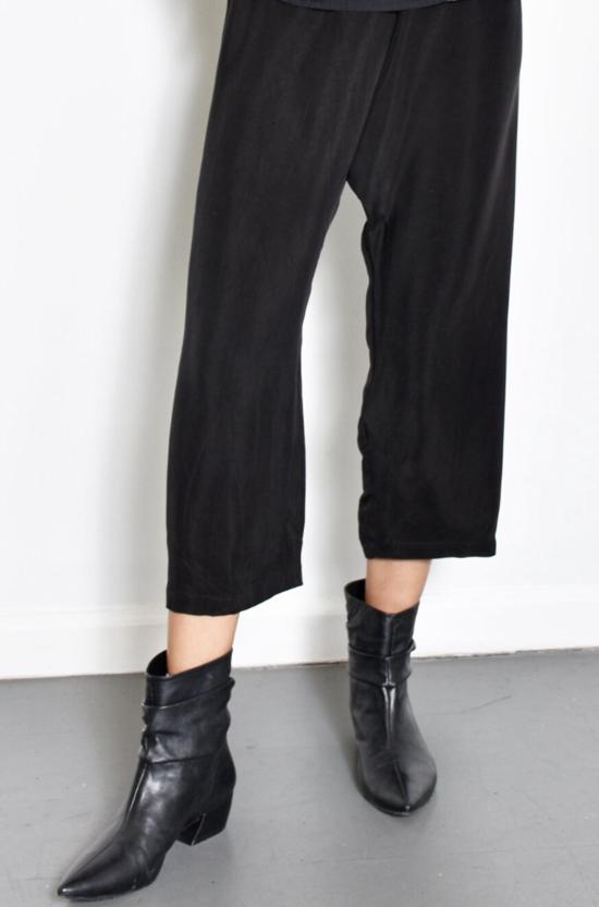  우지 뉴욕 크롭 팬츠 우지 NYC 드롭 크로치 팬츠