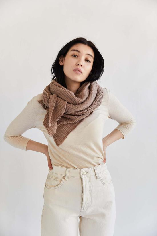  It Is Well L.A. 머플러/스카프 주름진 거즈 스카프 - OTHER BRANDS