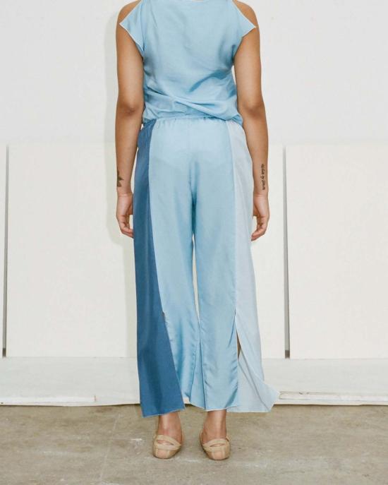  베이스레인지 스트레이트 팬츠 Baserange 로하르 실크 팬츠 콤보 블루 - BASERANGE