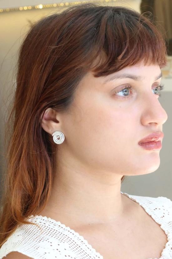  메그 이어링 스월 스터드 - MEG